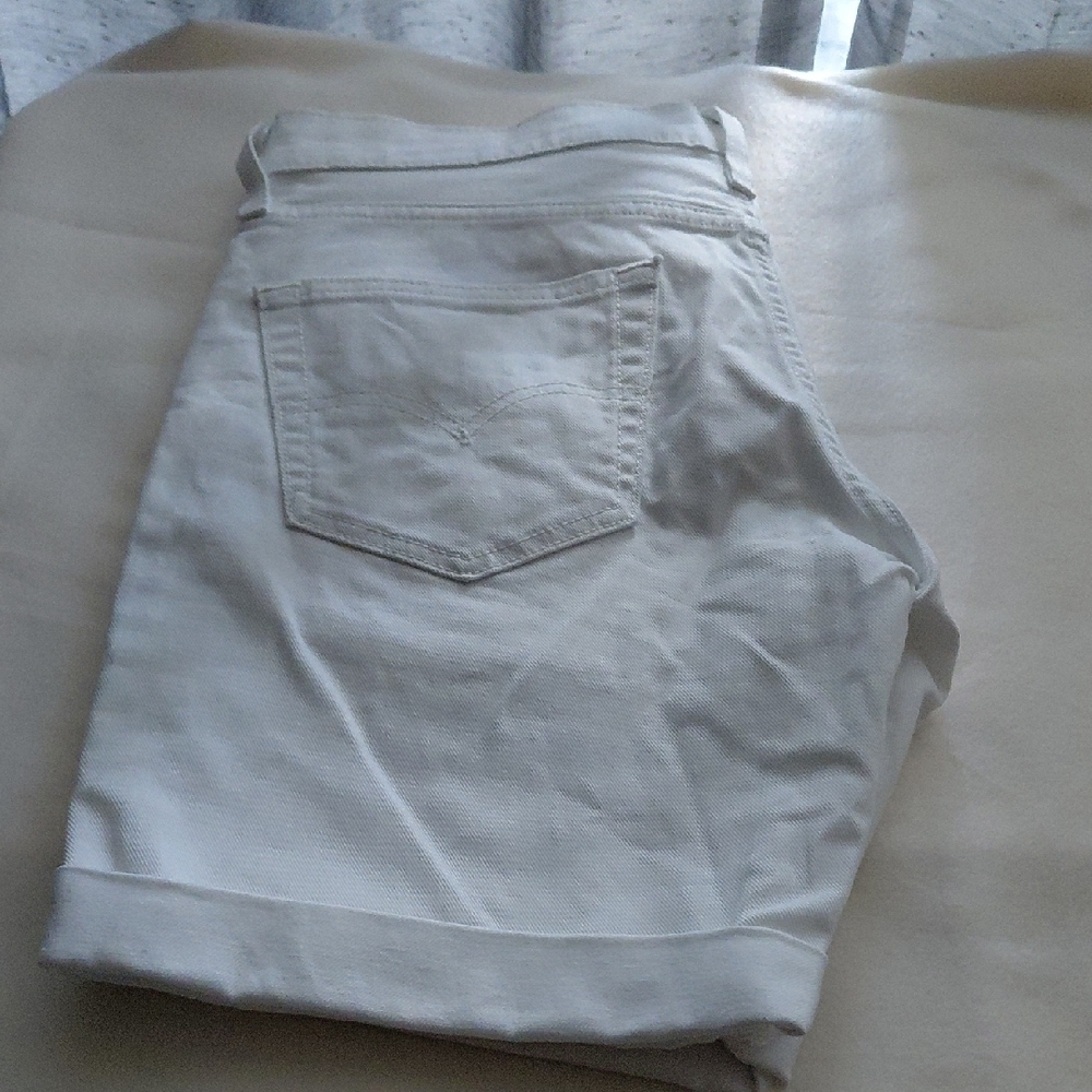 Levi's Men's White Jean Shorts Style 511 Size 32 - Picture 6 of 10